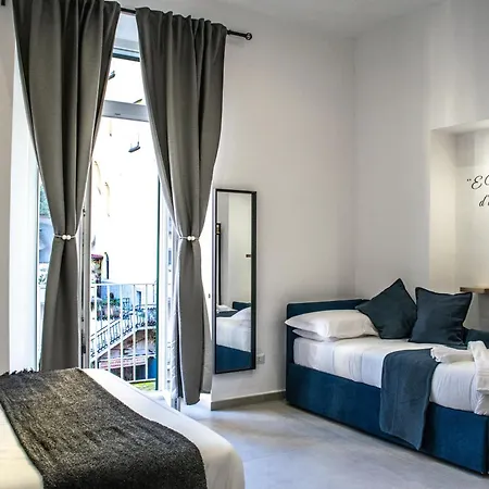 Cuore Urbano Montesanto 4* ナポリ